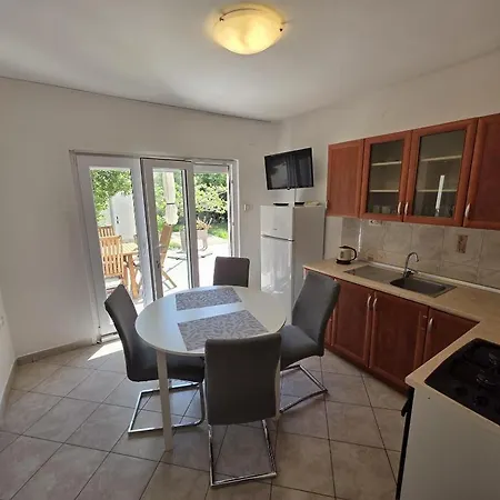 Near Center - Free Parking - Private Terrace 